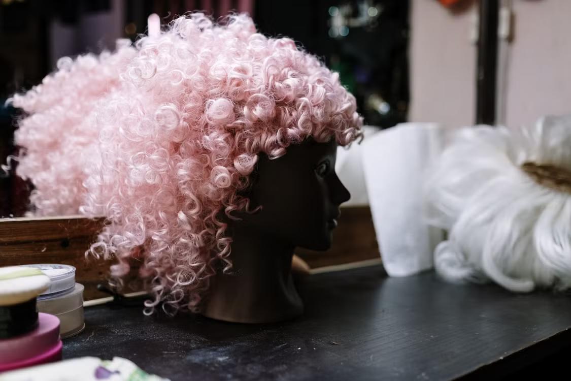 The Ultimate Guide to Choosing the Right Wig for Your Lifestyle